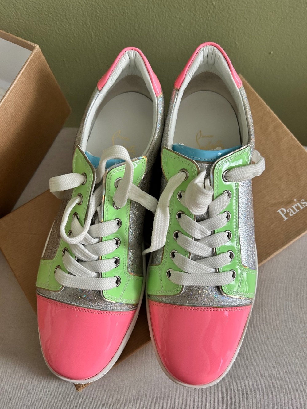 Sneakers
